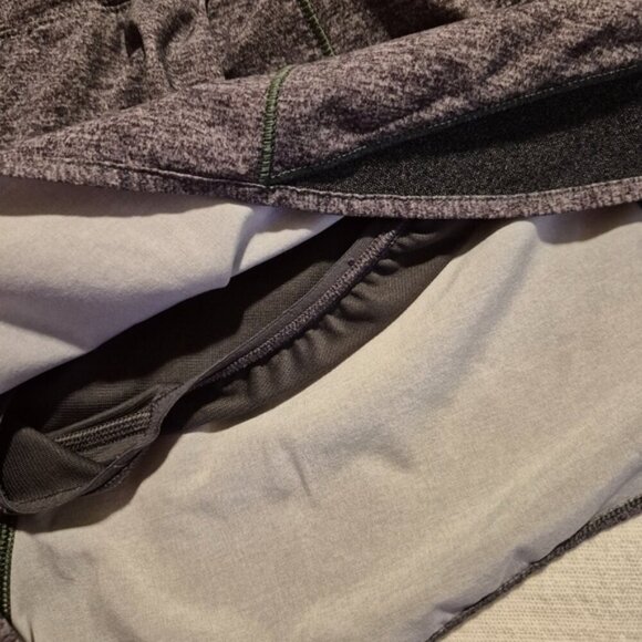 Lululemon size 10 hotty hot low rise 2 tone gray shorts, VGUC - Picture 2 of 7